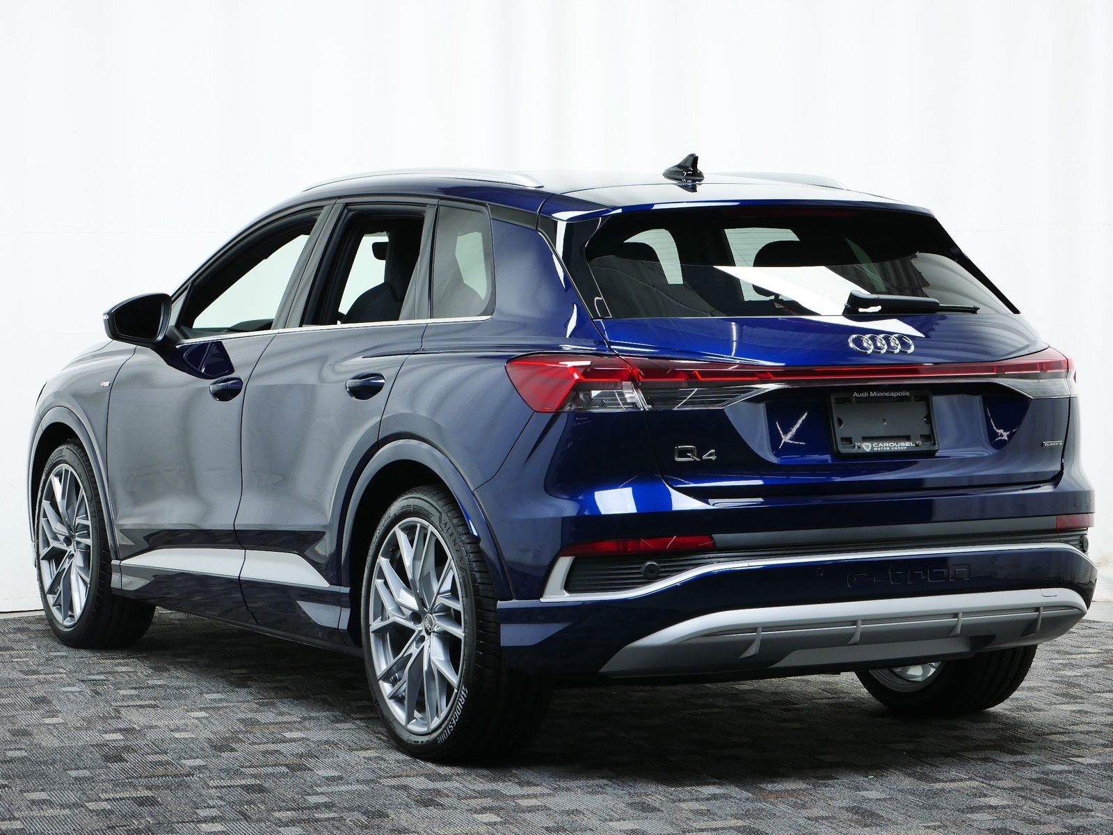 Thumbnail: 2025 Audi Q4 e-tron - 4