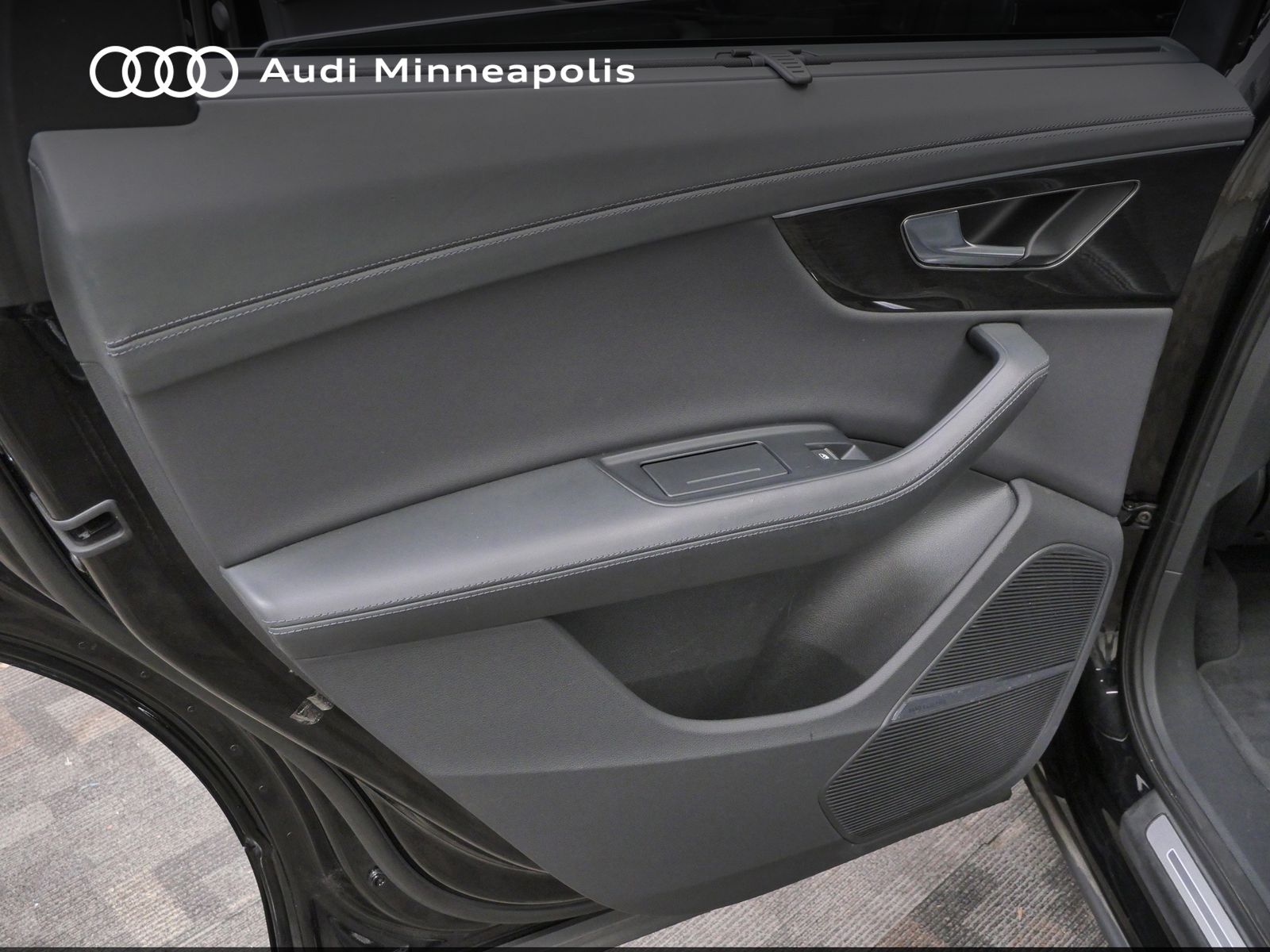 Thumbnail: 2023 Audi Q7 - 15