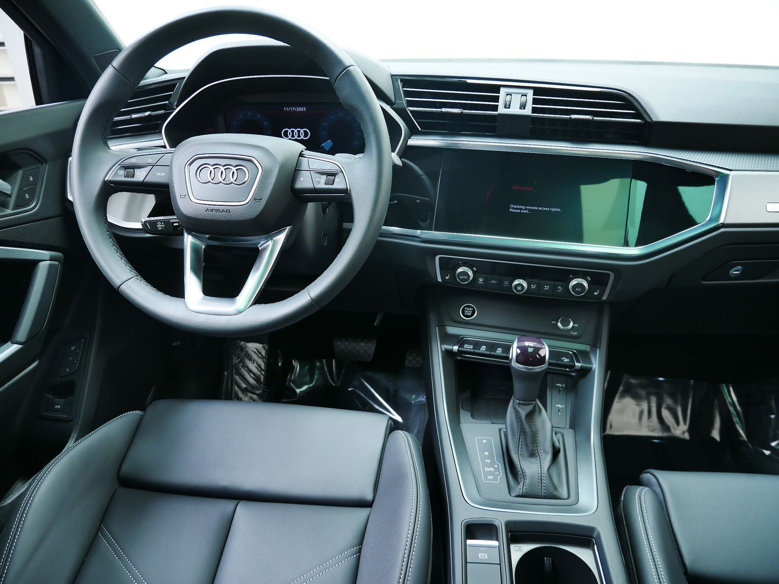 Thumbnail: 2025 Audi Q3 - 13