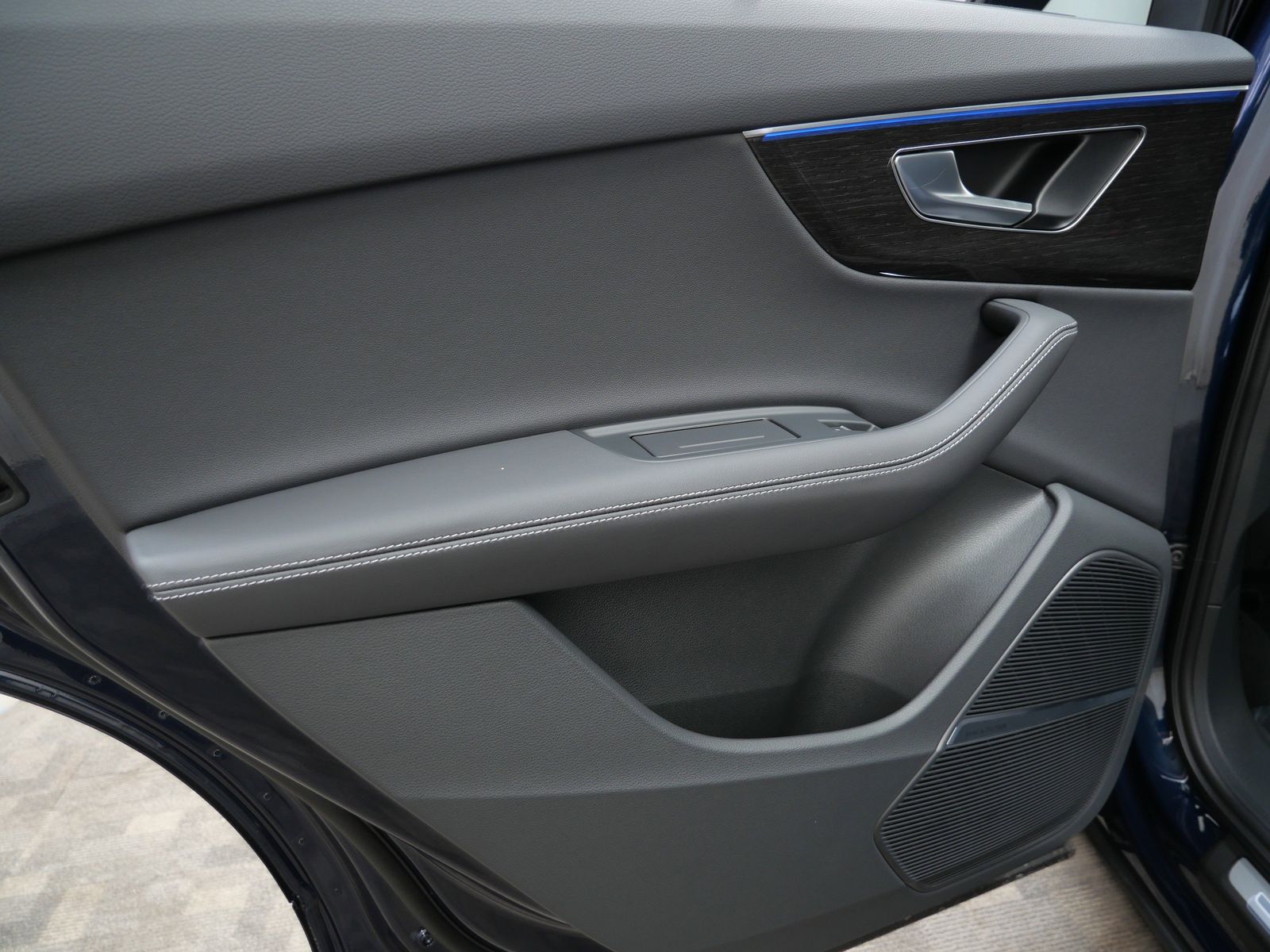 Thumbnail: 2026 Audi Q7 - 13