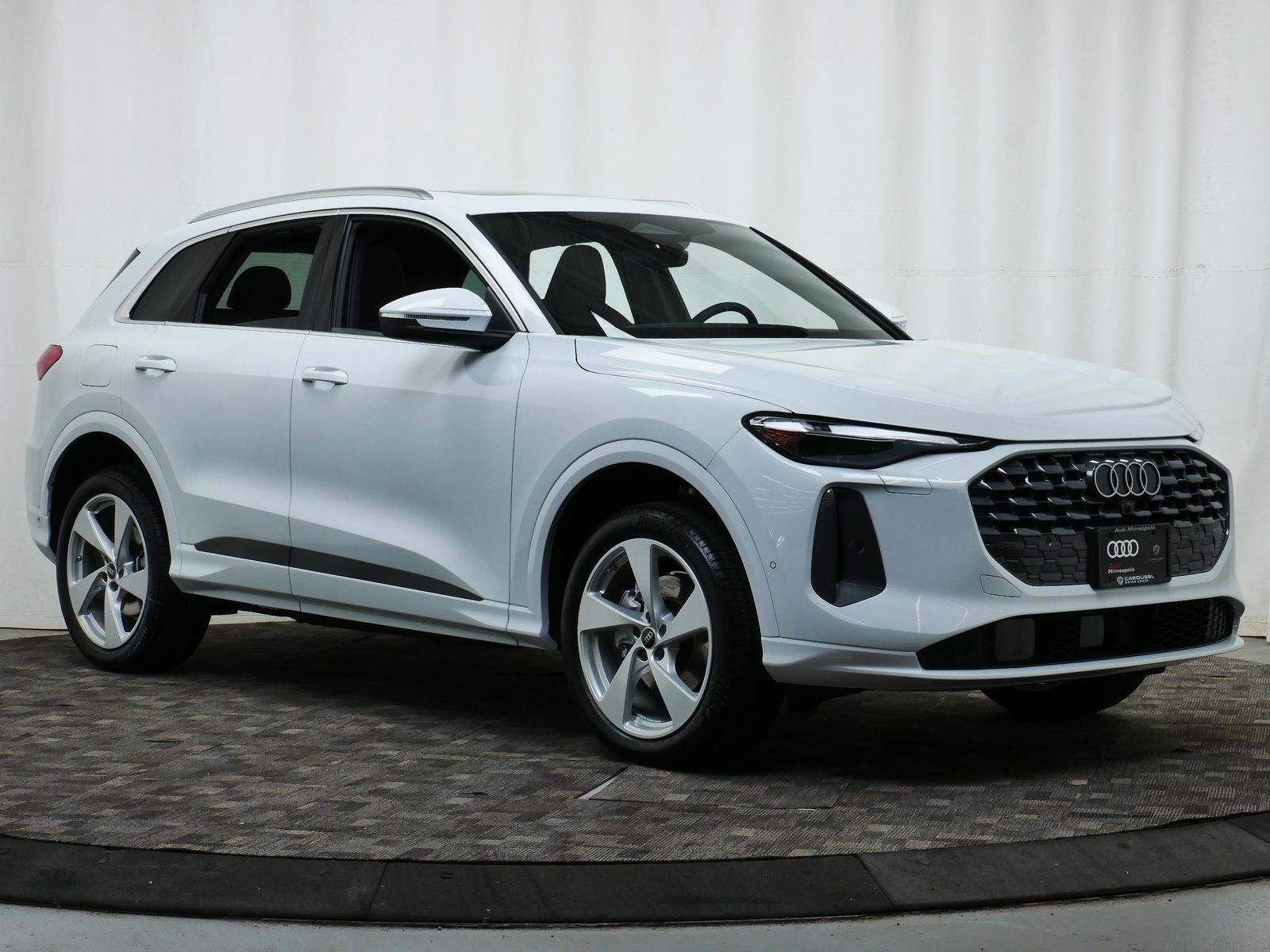 Thumbnail: 2025 Audi Q5 - 8