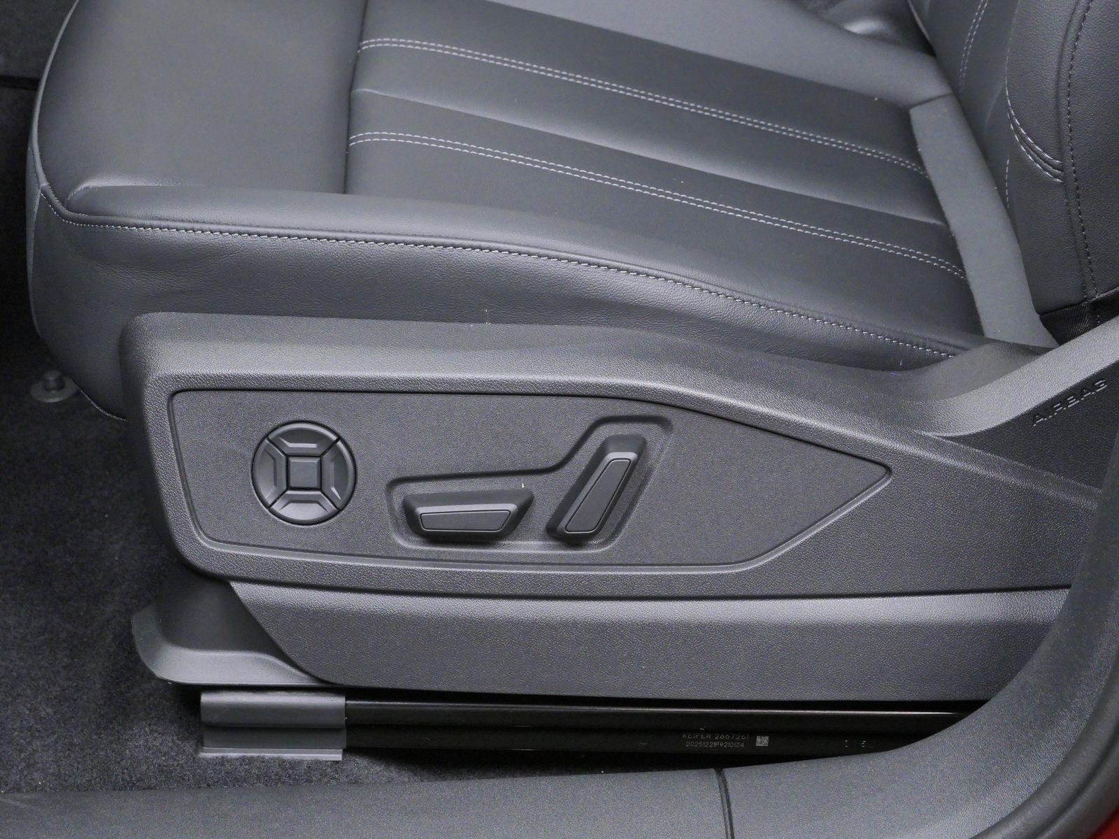 Thumbnail: 2026 Audi Q5 - 11
