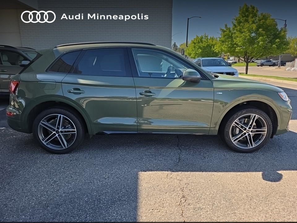 Thumbnail: 2023 Audi Q5 - 3