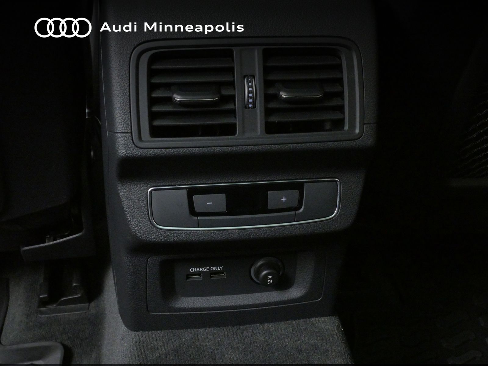 Thumbnail: 2023 Audi SQ5 - 18