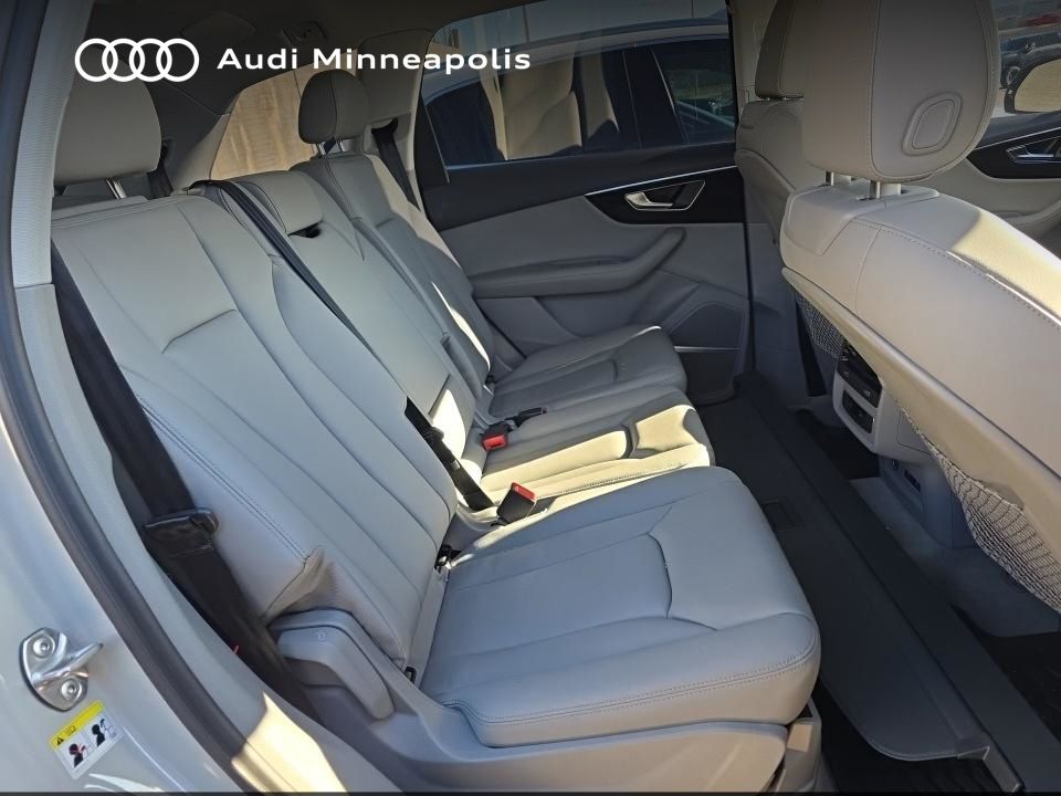Thumbnail: 2023 Audi Q7 - 11