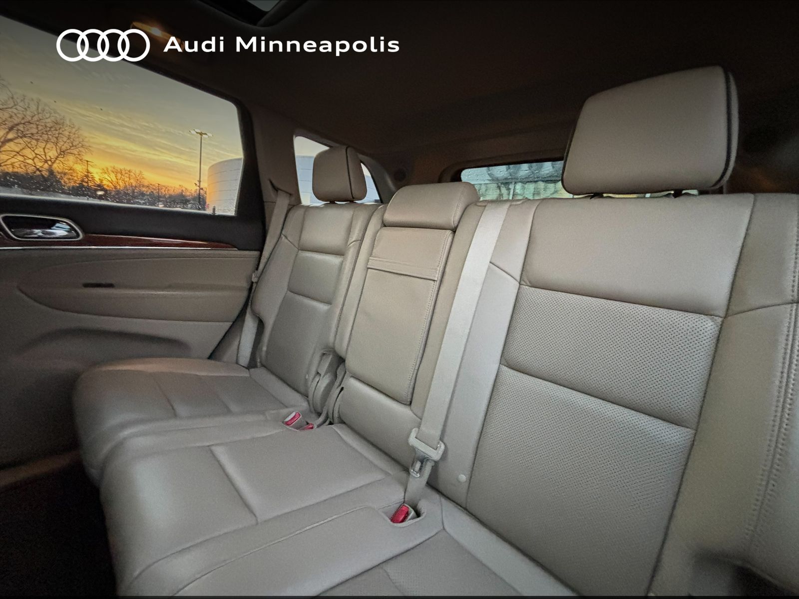 Thumbnail: 2011 Jeep Grand Cherokee - 12