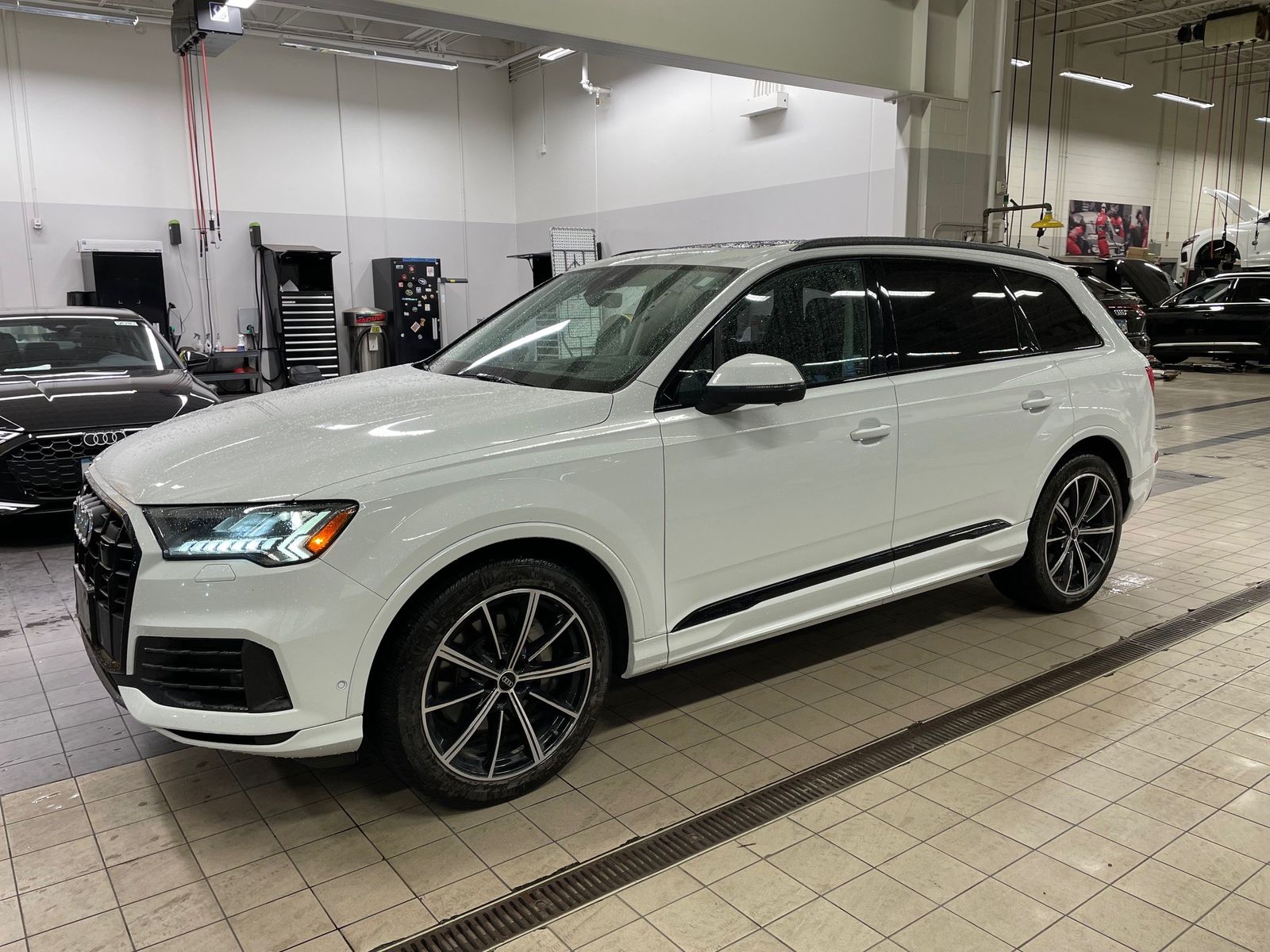Thumbnail: 2021 Audi Q7 - 3