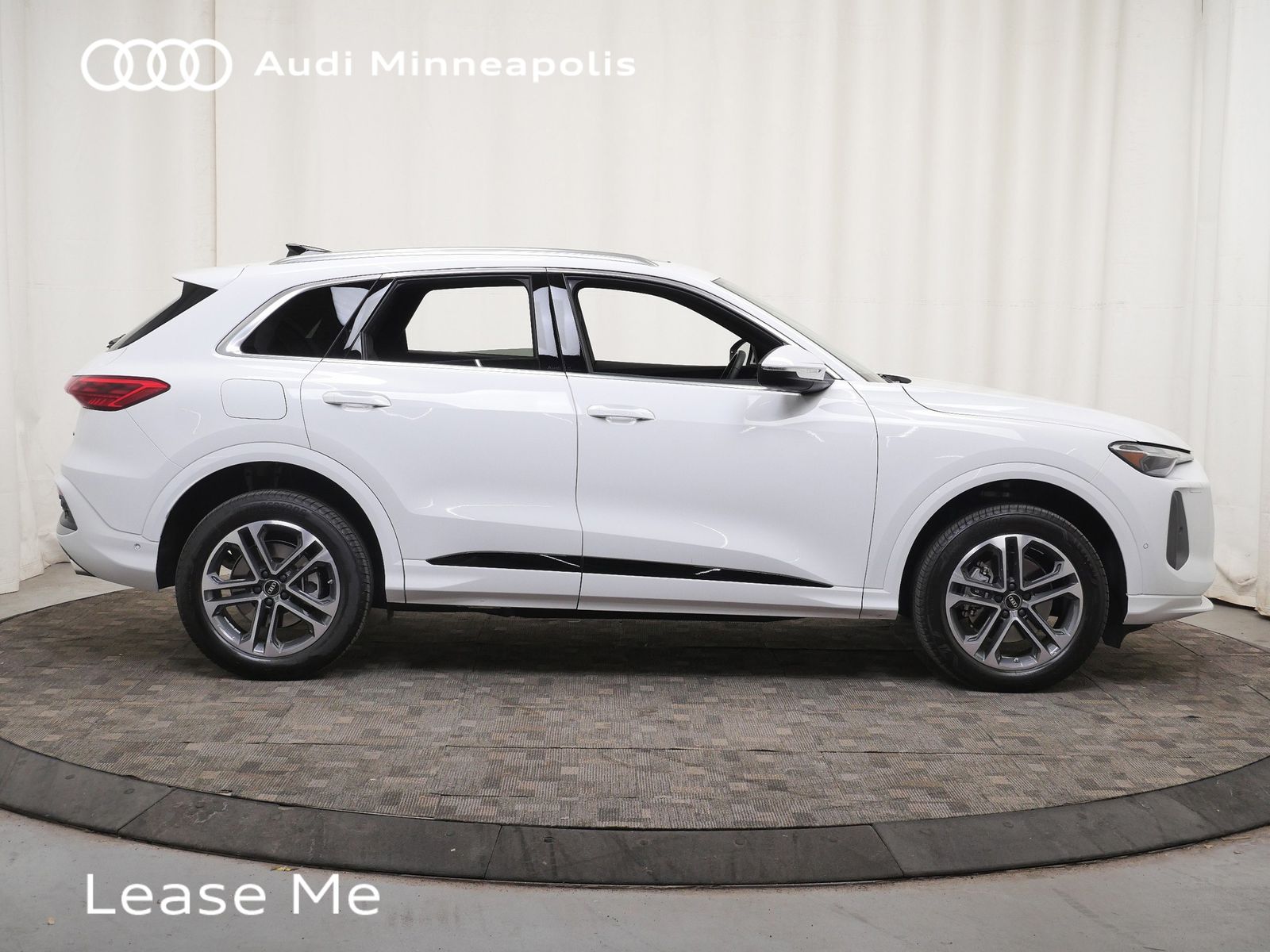 Thumbnail: 2025 Audi Q5 - 9