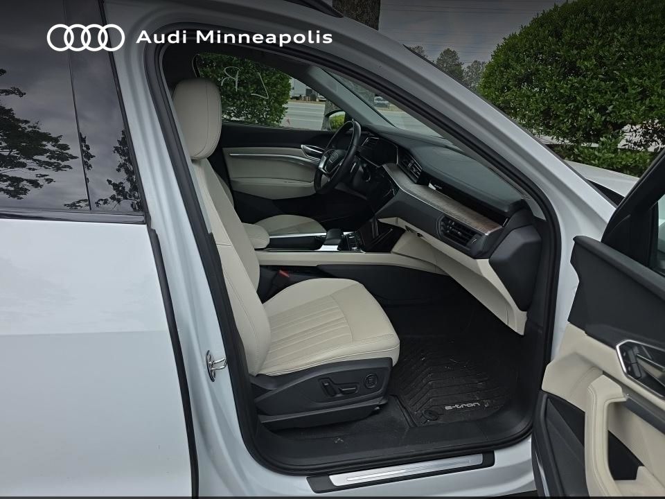 Thumbnail: 2024 Audi Q8 e-tron - 9