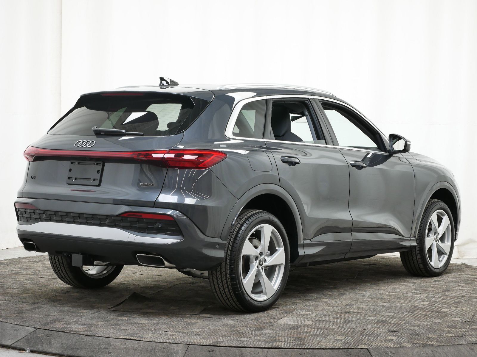 Thumbnail: 2025 Audi Q5 - 6