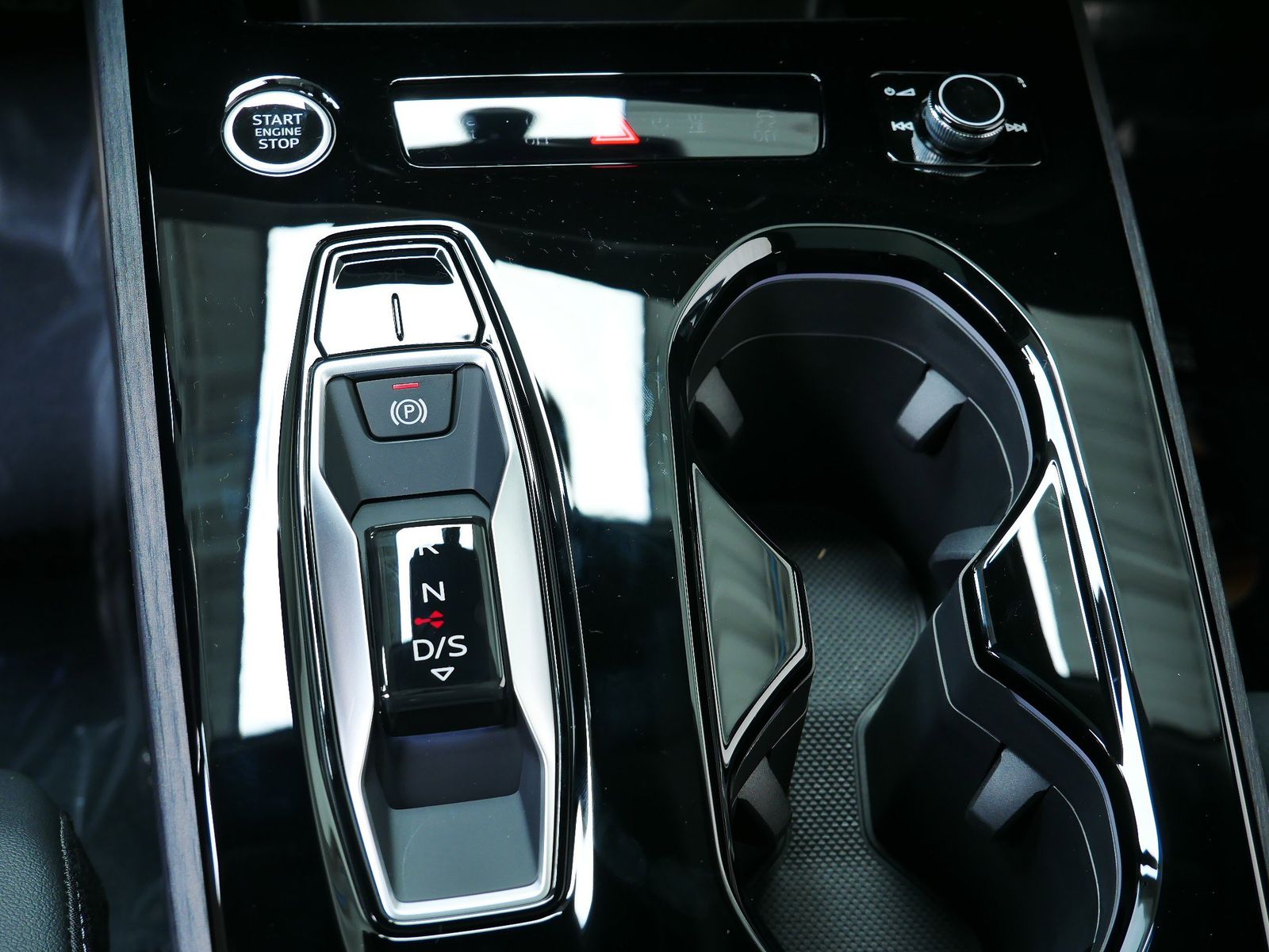 Thumbnail: 2025 Audi A5 - 14