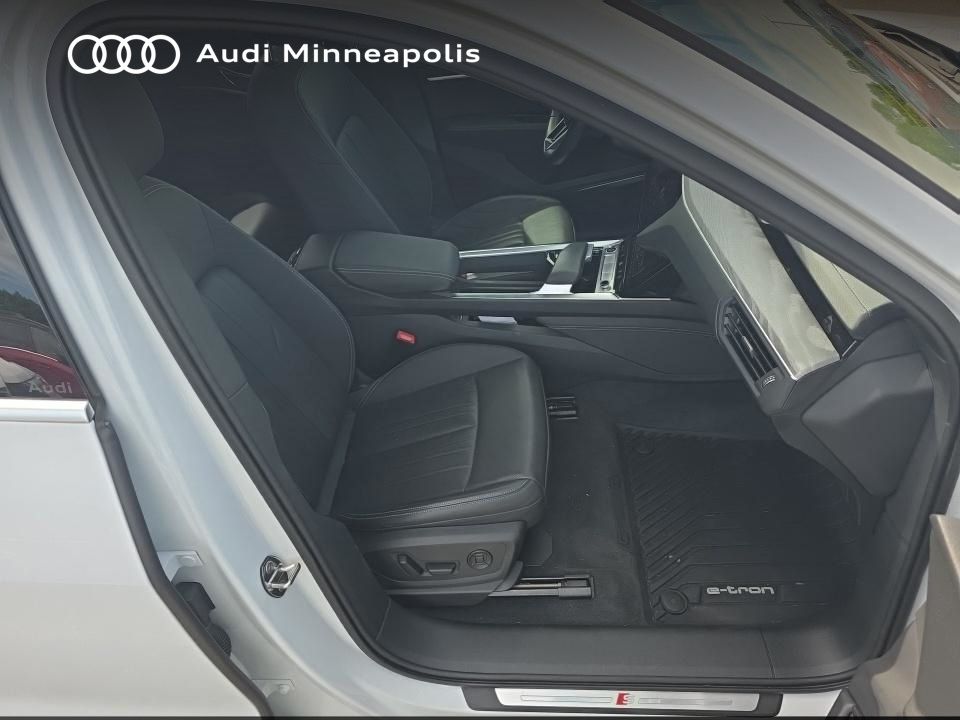 Thumbnail: 2024 Audi Q8 e-tron - 17