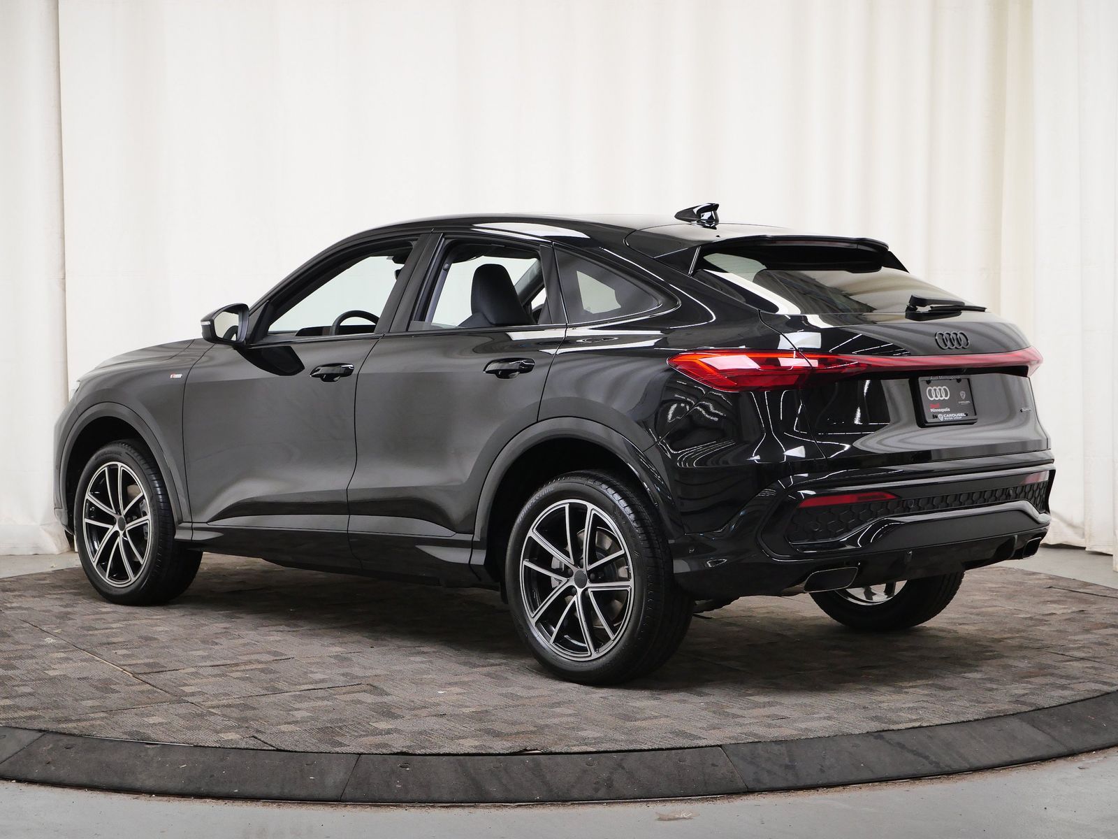 Thumbnail: 2026 Audi Q5 - 4