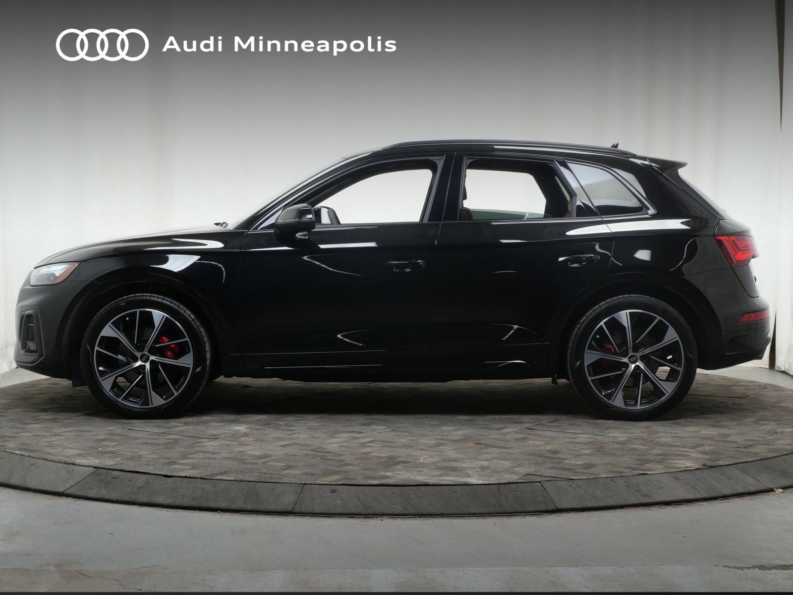 Thumbnail: 2023 Audi SQ5 - 2