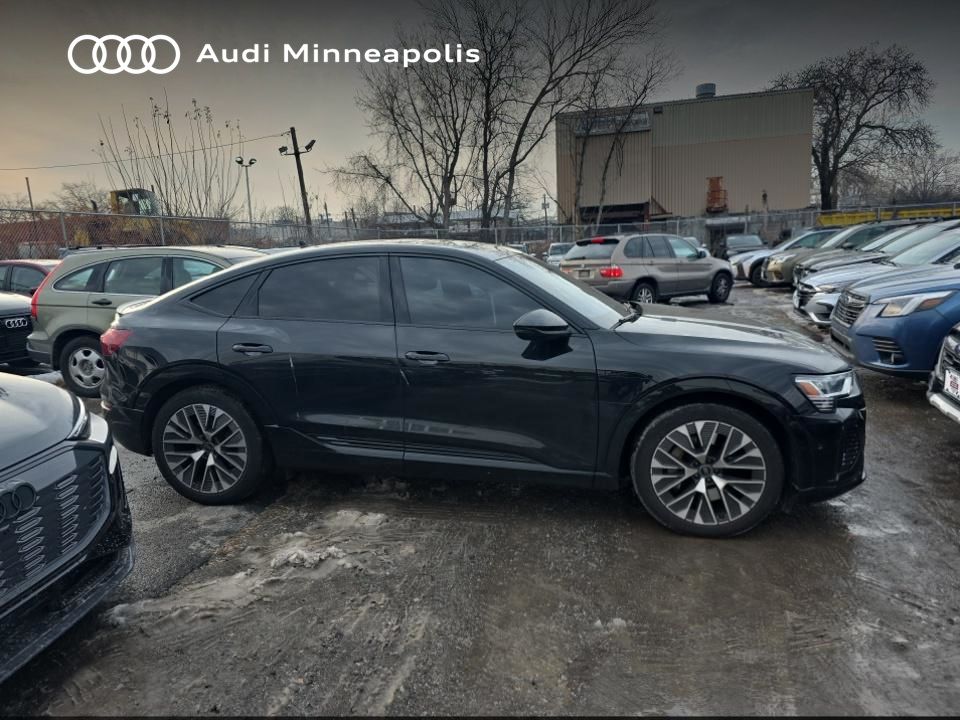 Thumbnail: 2024 Audi Q8 e-tron - 12