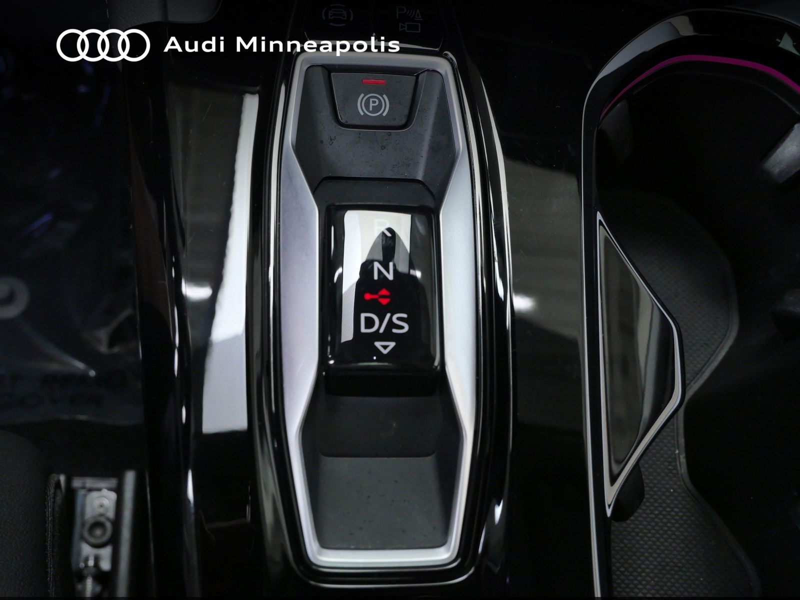 Thumbnail: 2025 Audi Q5 - 23