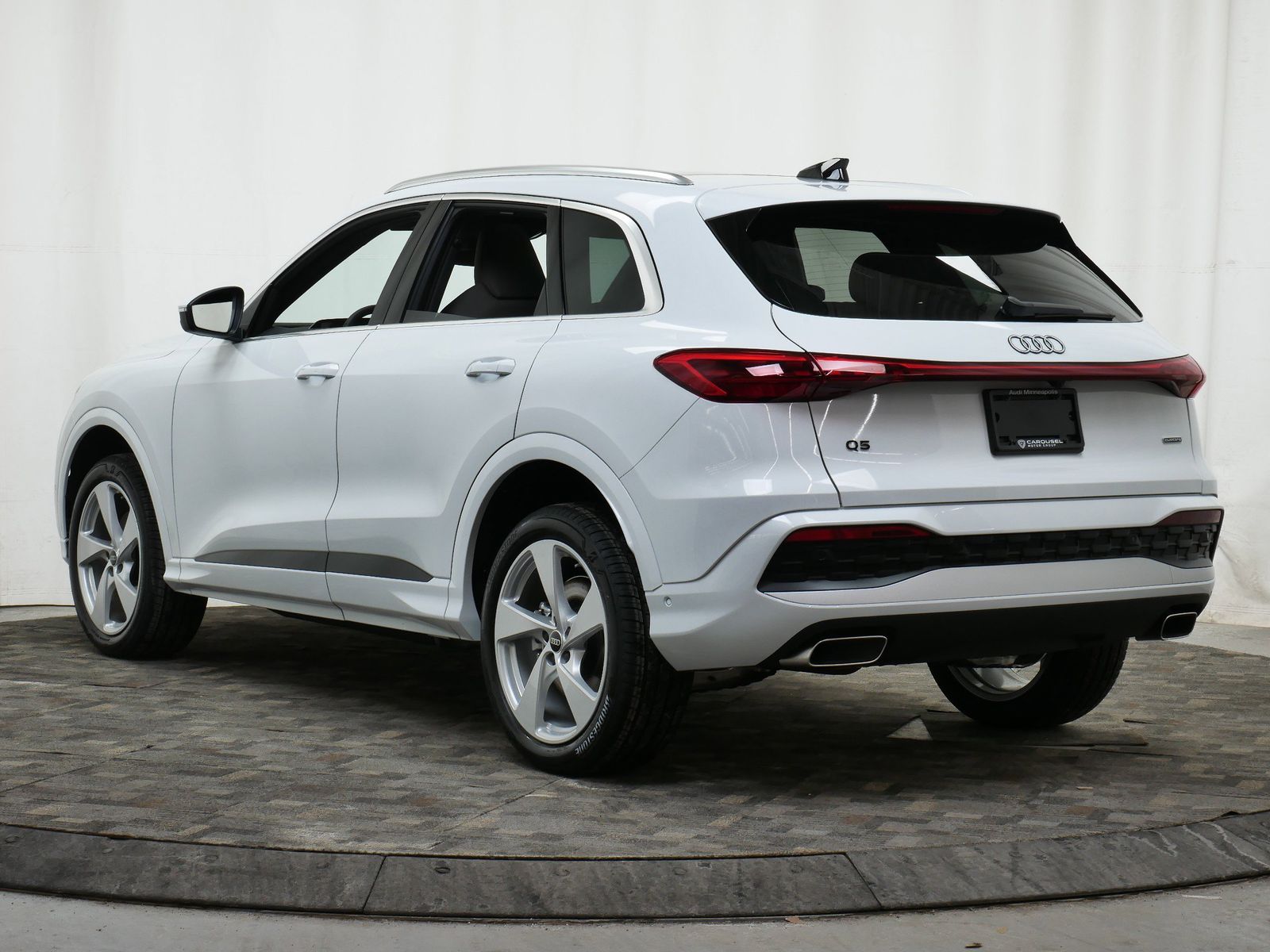 Thumbnail: 2025 Audi Q5 - 4