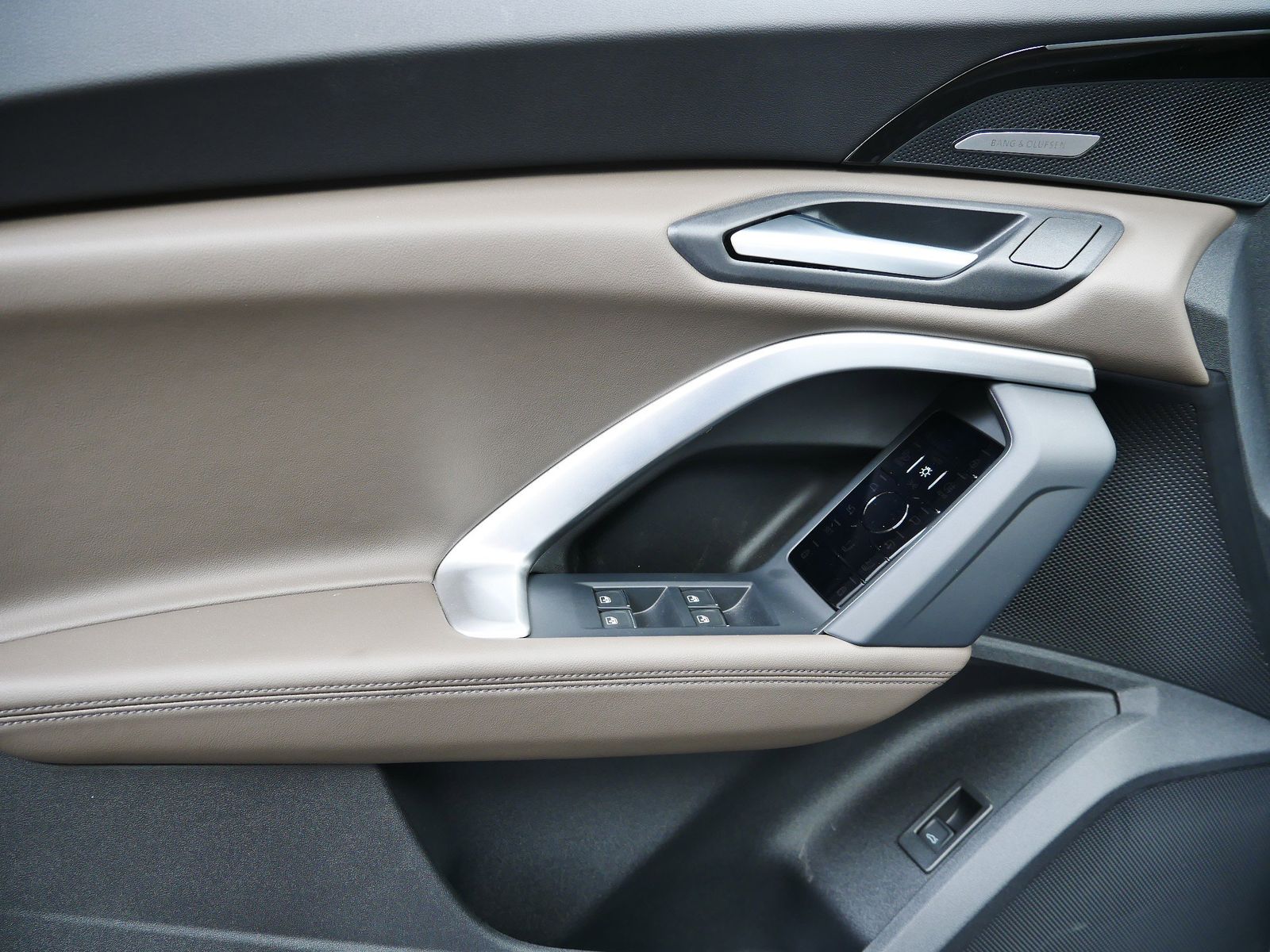 Thumbnail: 2025 Audi Q5 - 10