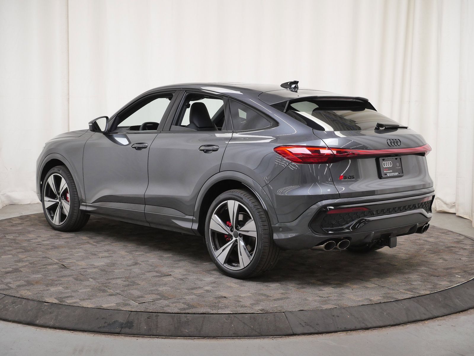 Thumbnail: 2026 Audi SQ5 - 4