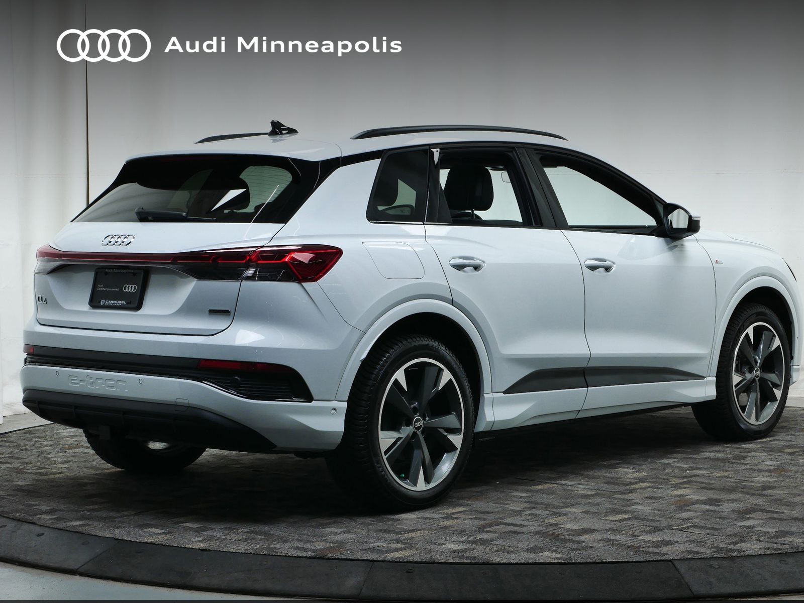 Thumbnail: 2023 Audi Q4 e-tron - 7