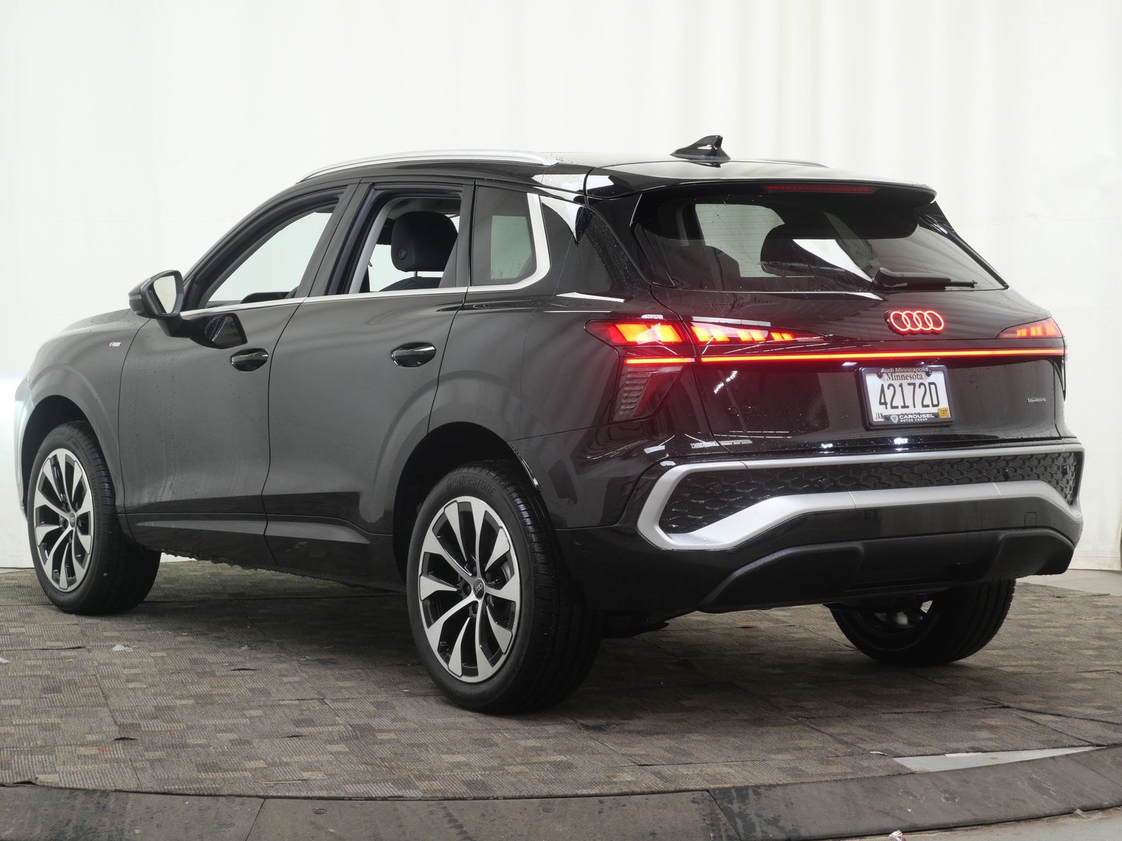 Thumbnail: 2026 Audi Q3 - 4