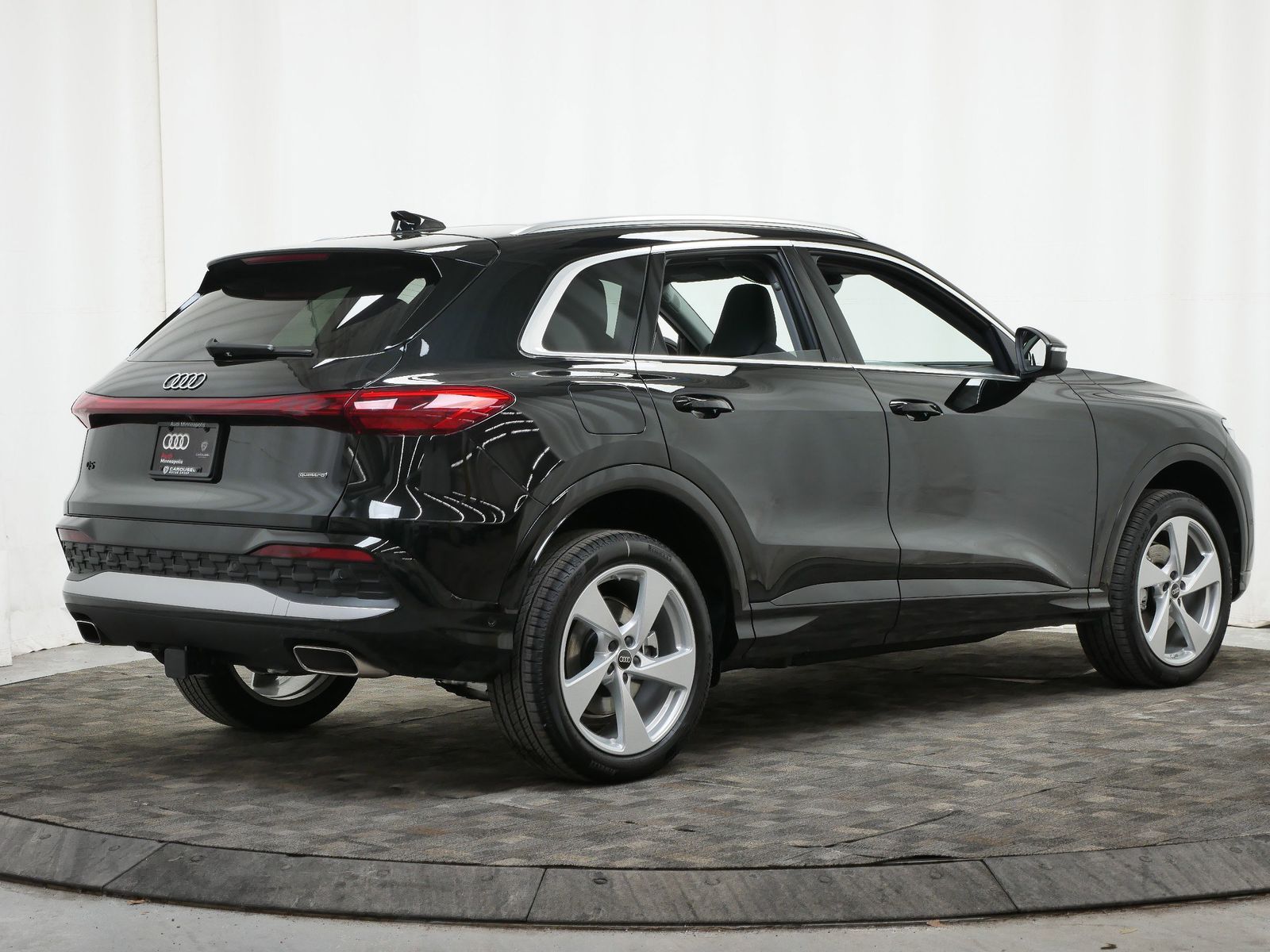 Thumbnail: 2025 Audi Q5 - 6