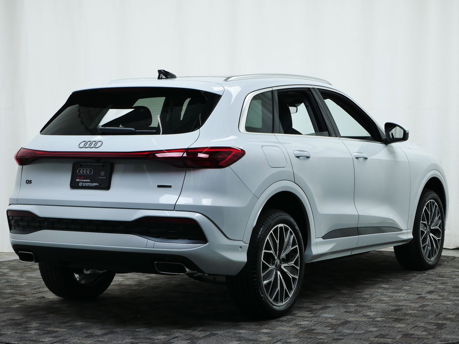 Thumbnail: 2025 Audi Q5 - 6