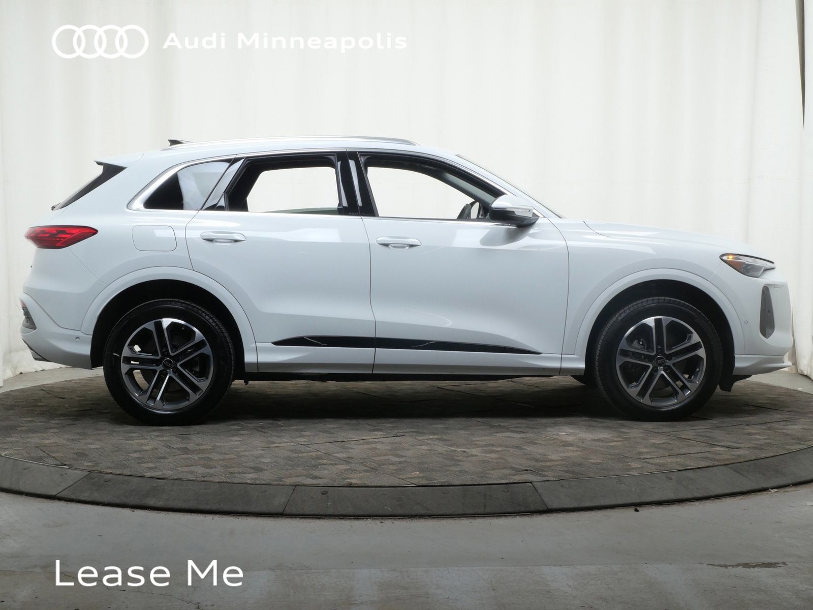 Thumbnail: 2025 Audi Q5 - 11