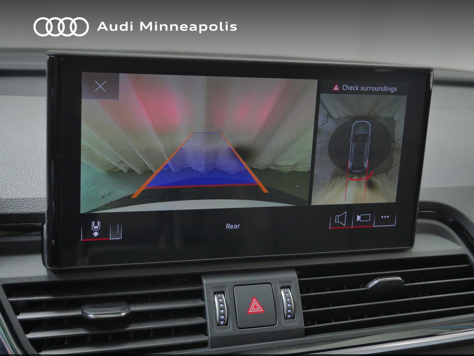 Thumbnail: 2023 Audi Q5 - 32