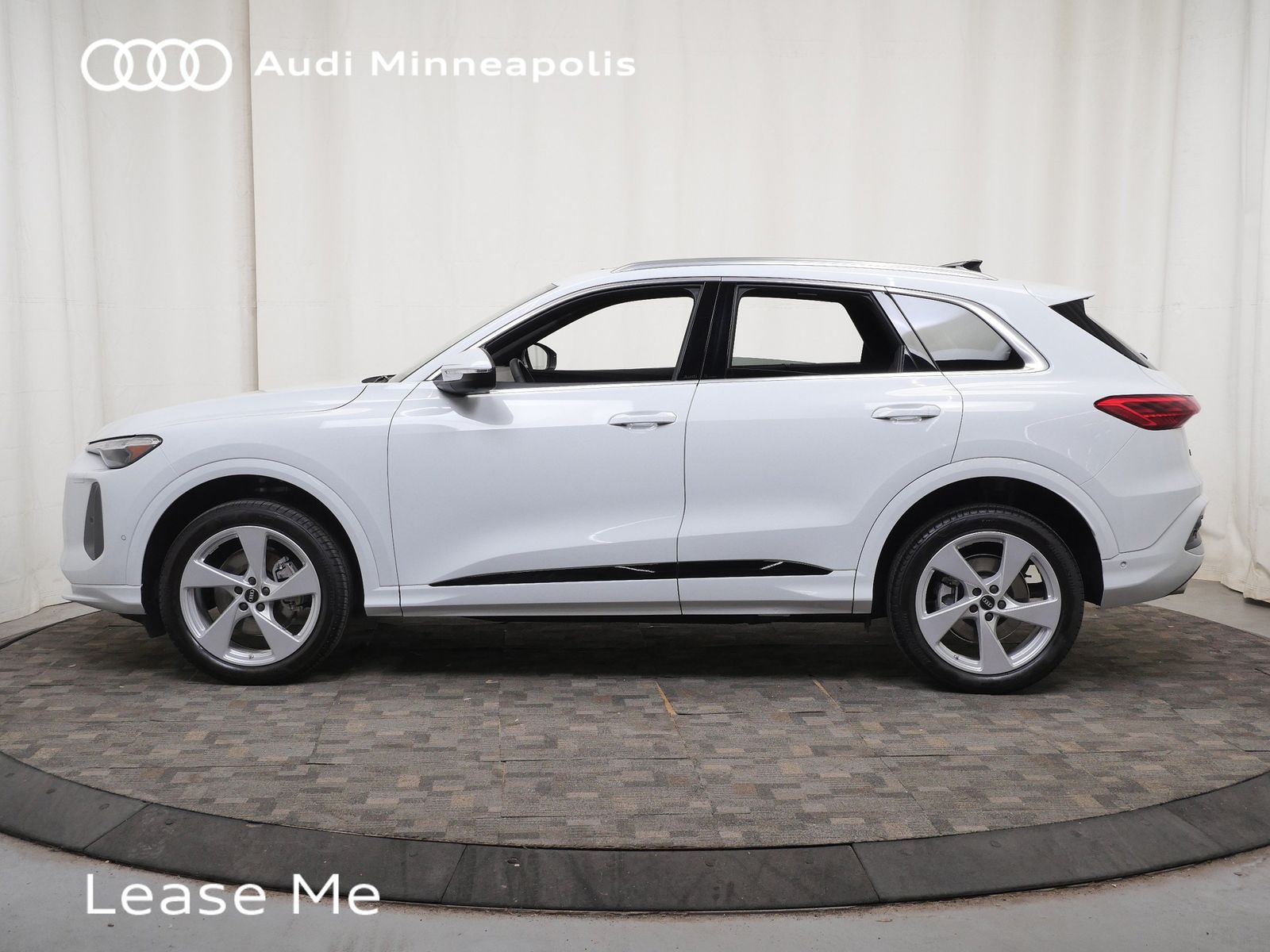 Thumbnail: 2025 Audi Q5 - 2
