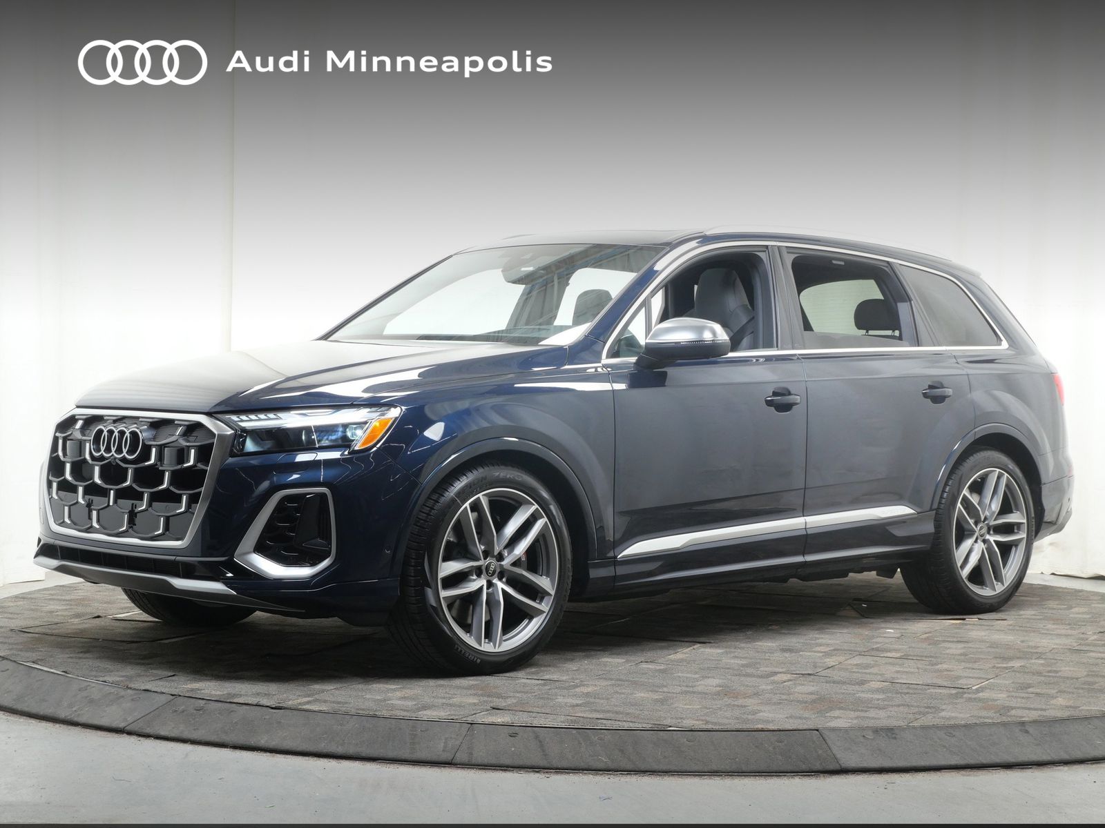 Thumbnail: 2026 Audi SQ7 - 1