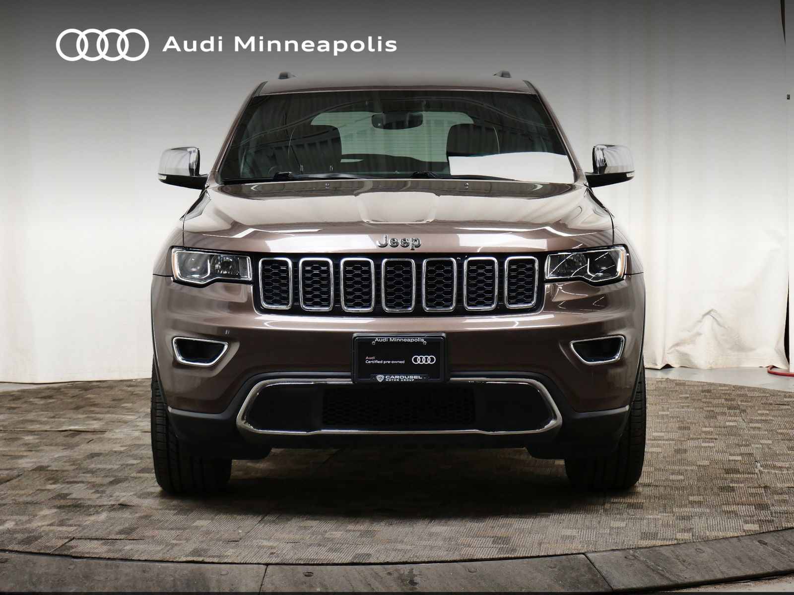 Thumbnail: 2017 Jeep Grand Cherokee - 11