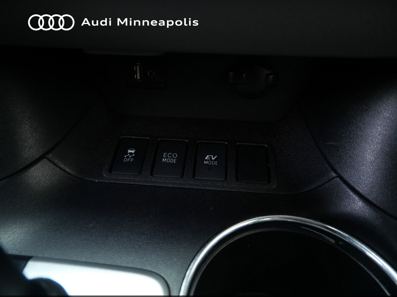 Thumbnail: 2016 Toyota Highlander - 28