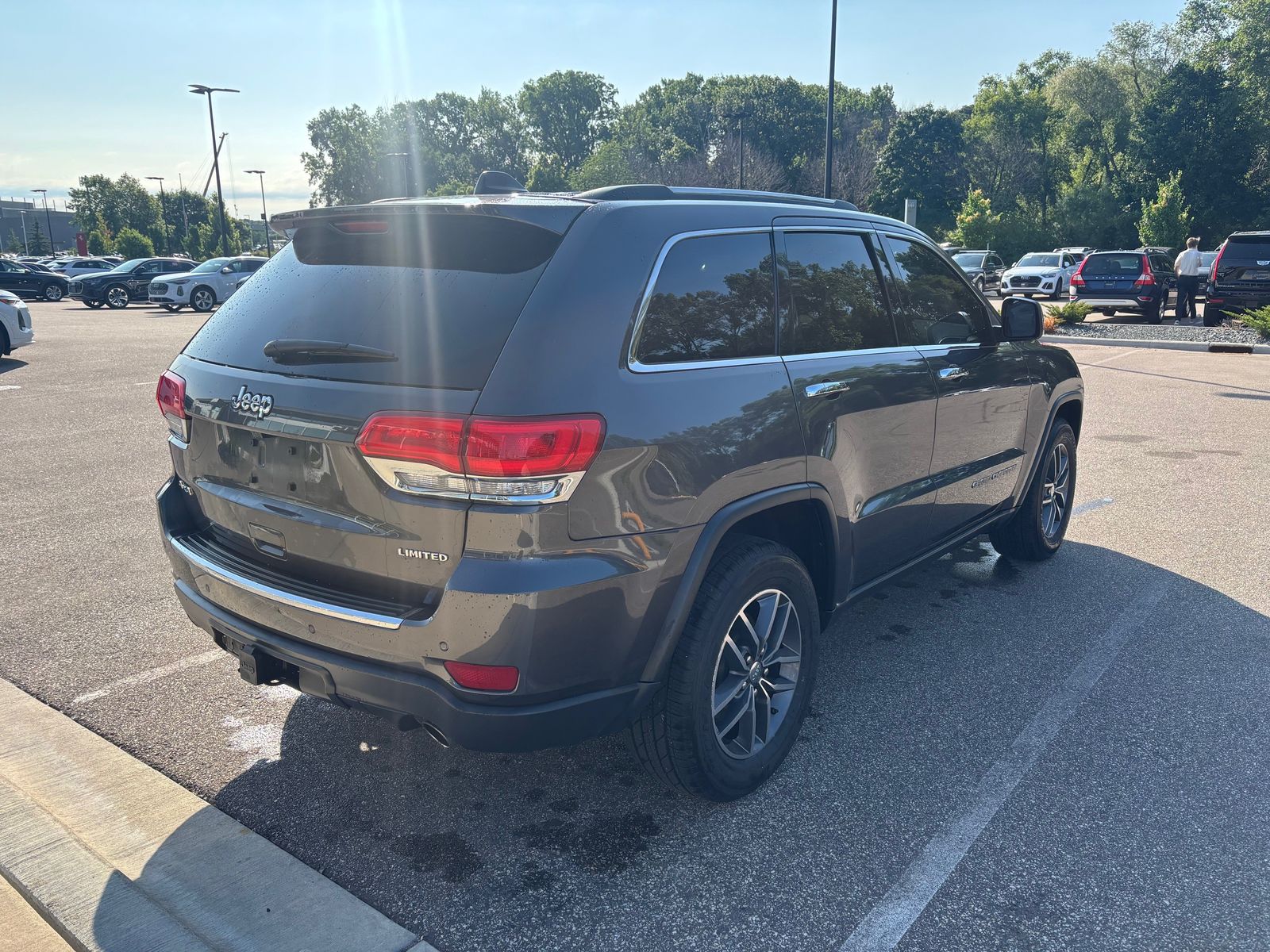 Thumbnail: 2017 Jeep Grand Cherokee - 4