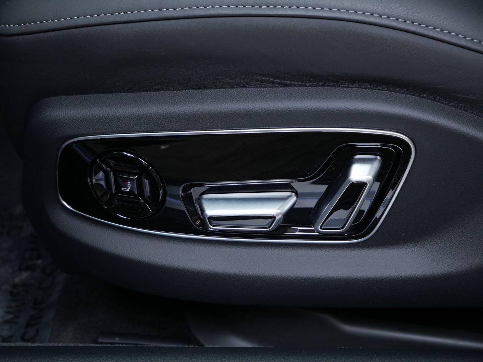 Thumbnail: 2026 Audi S8 - 11