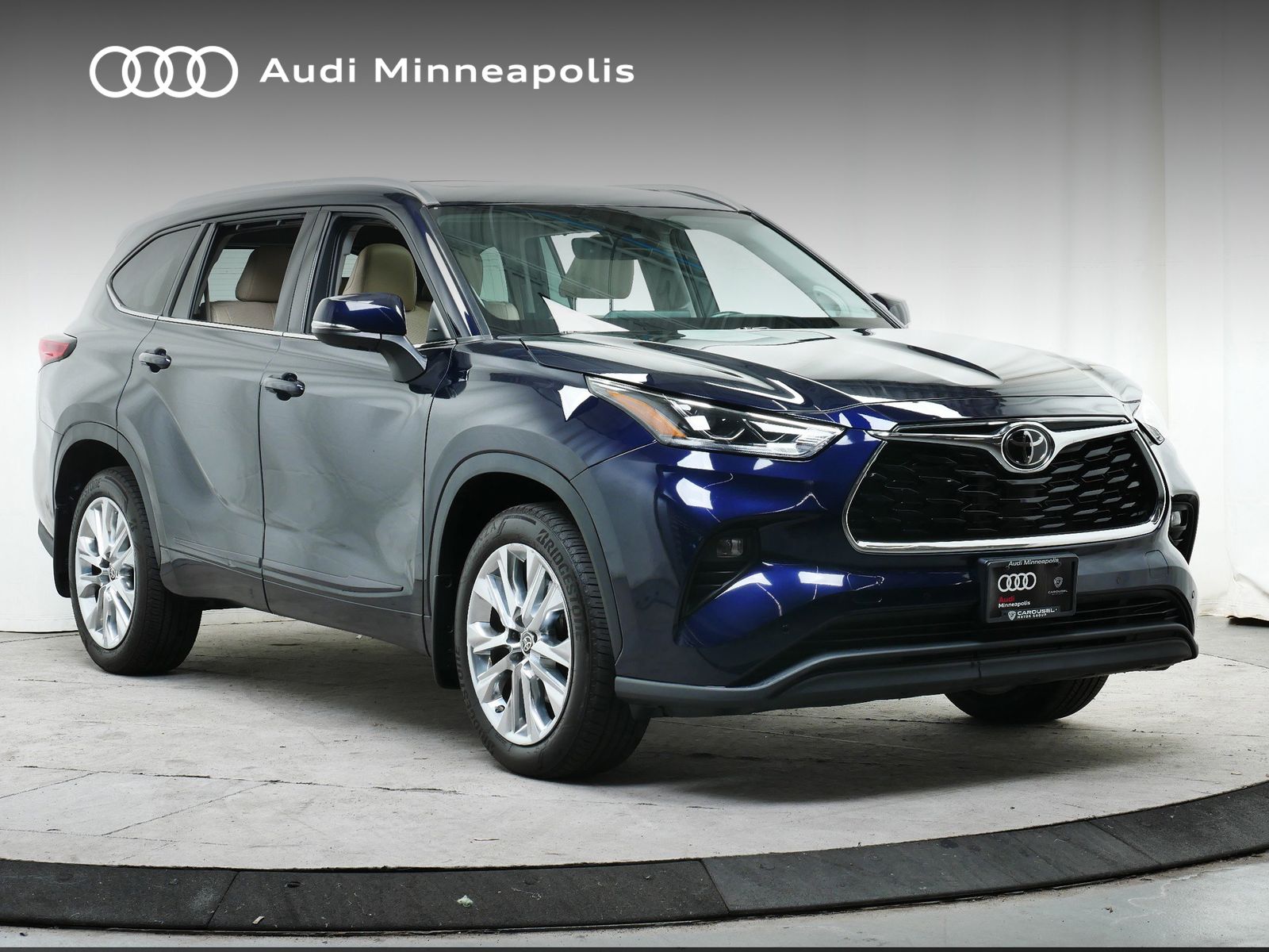 Thumbnail: 2022 Toyota Highlander - 9