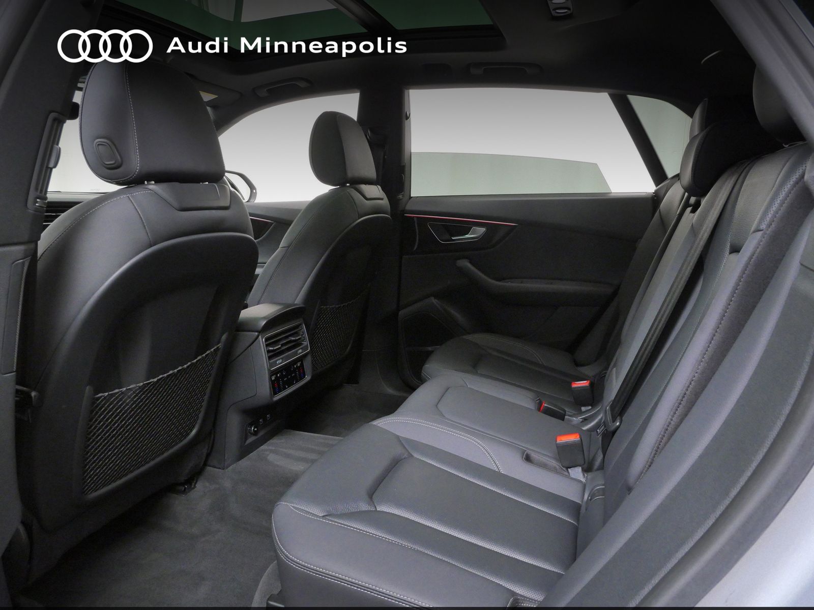 Thumbnail: 2021 Audi Q8 - 16