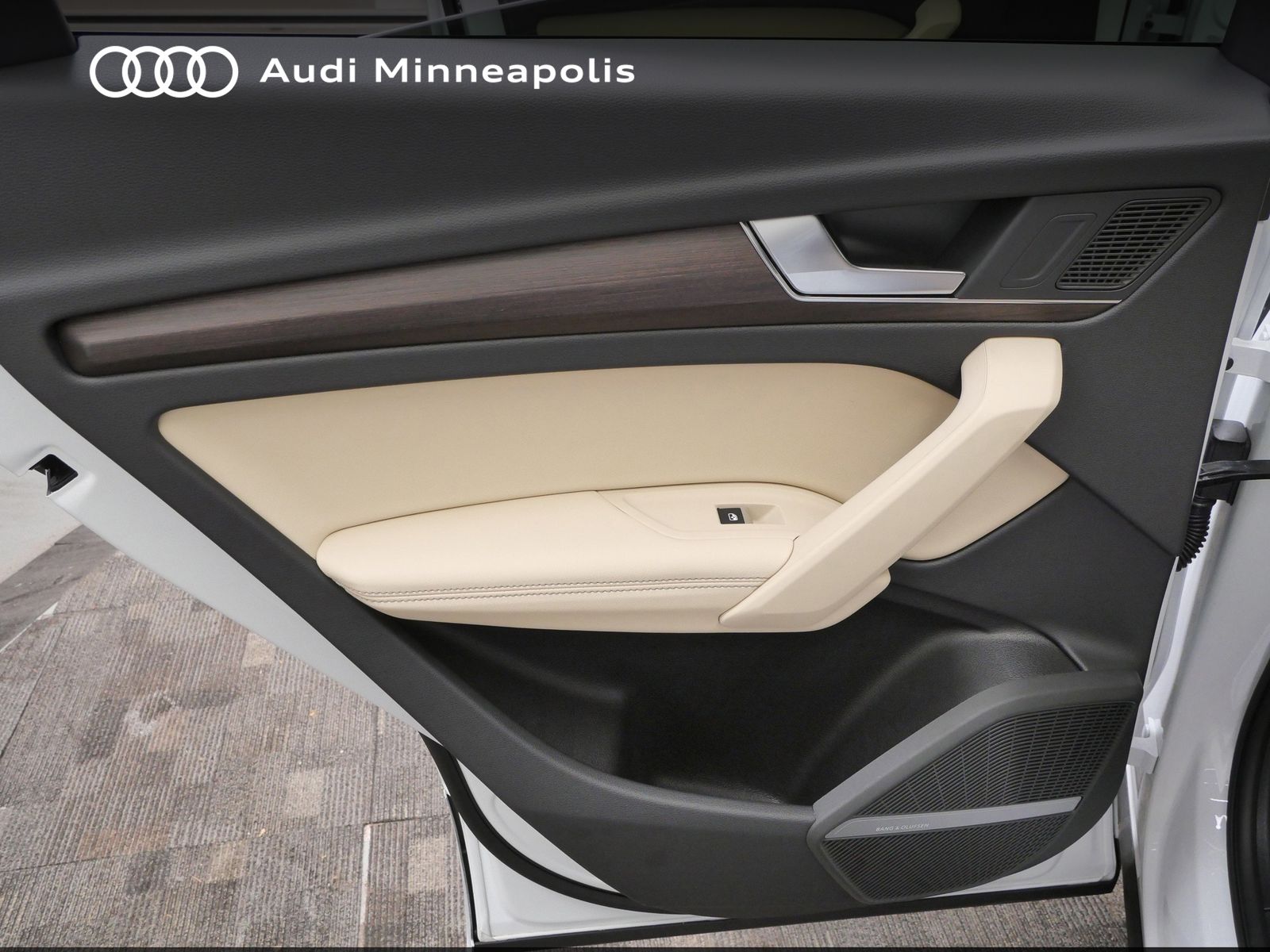 Thumbnail: 2023 Audi Q5 - 15