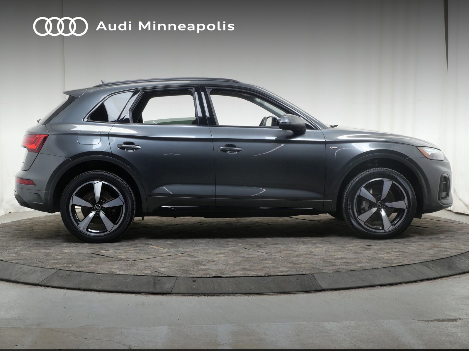 Thumbnail: 2023 Audi Q5 - 10