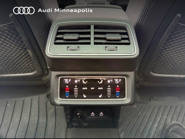 Thumbnail: 2023 Audi e-tron S - 18