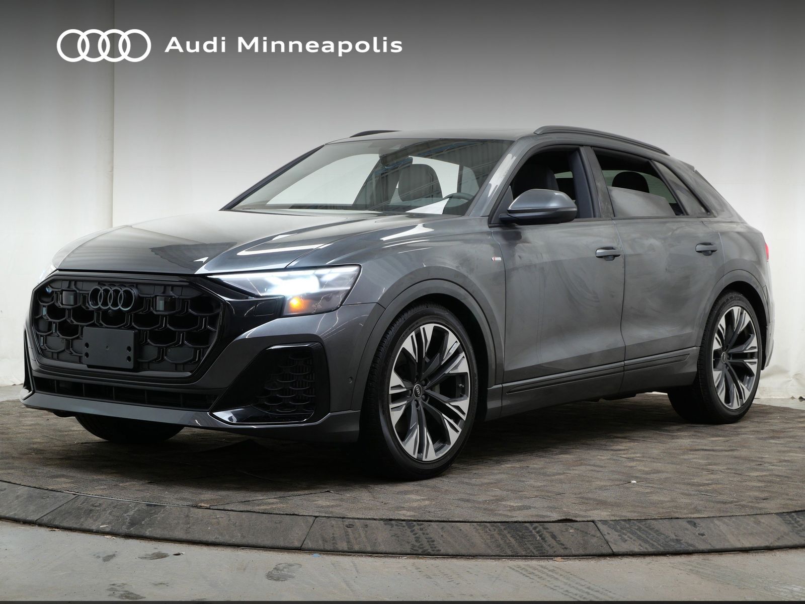 Thumbnail: 2026 Audi Q8 - 1
