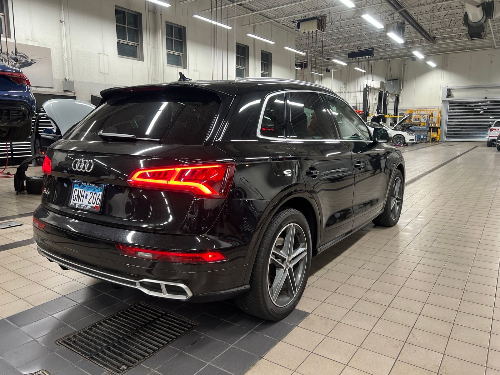Thumbnail: 2018 Audi SQ5 - 3
