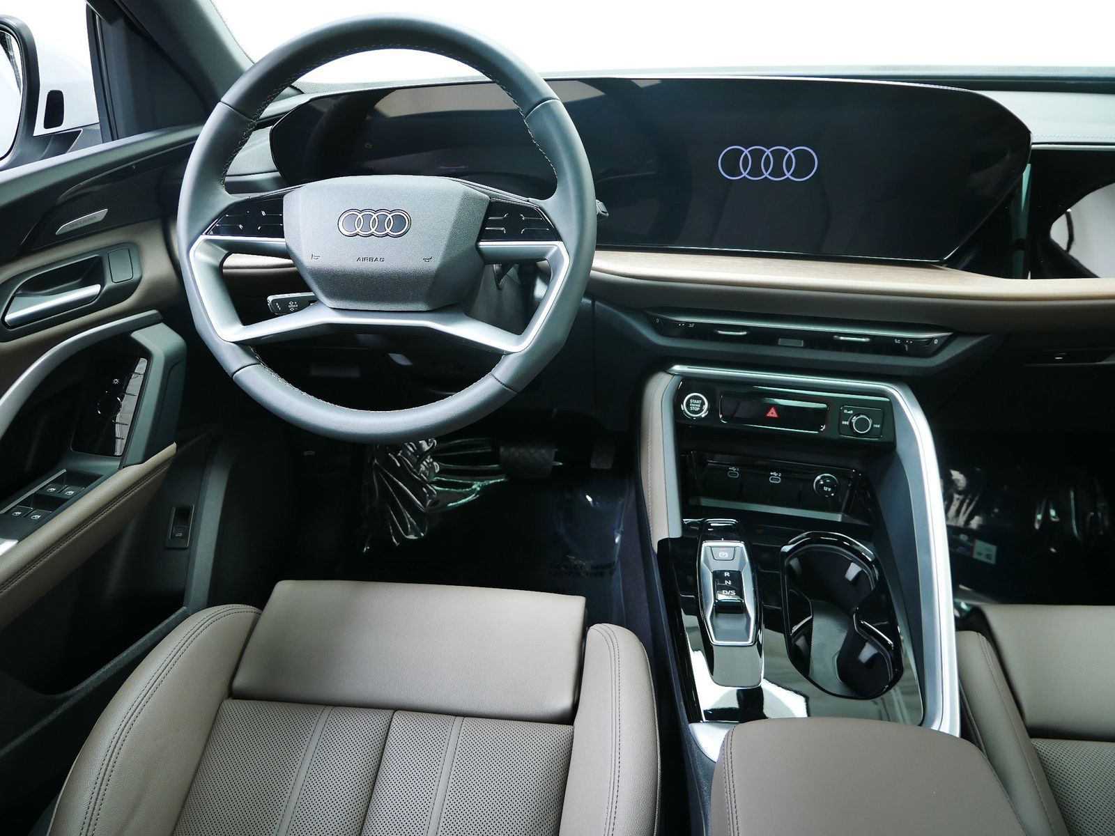 Thumbnail: 2025 Audi Q5 - 13