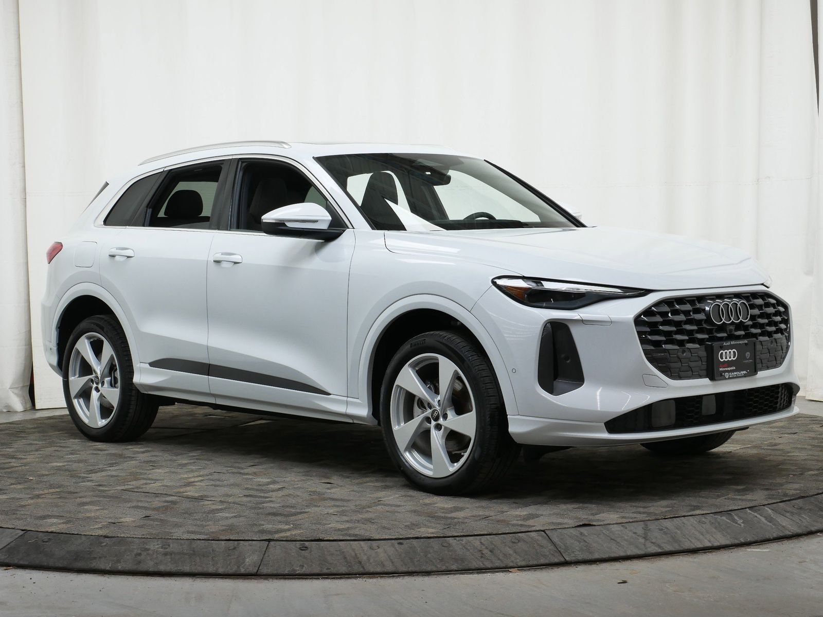 Thumbnail: 2025 Audi Q5 - 8