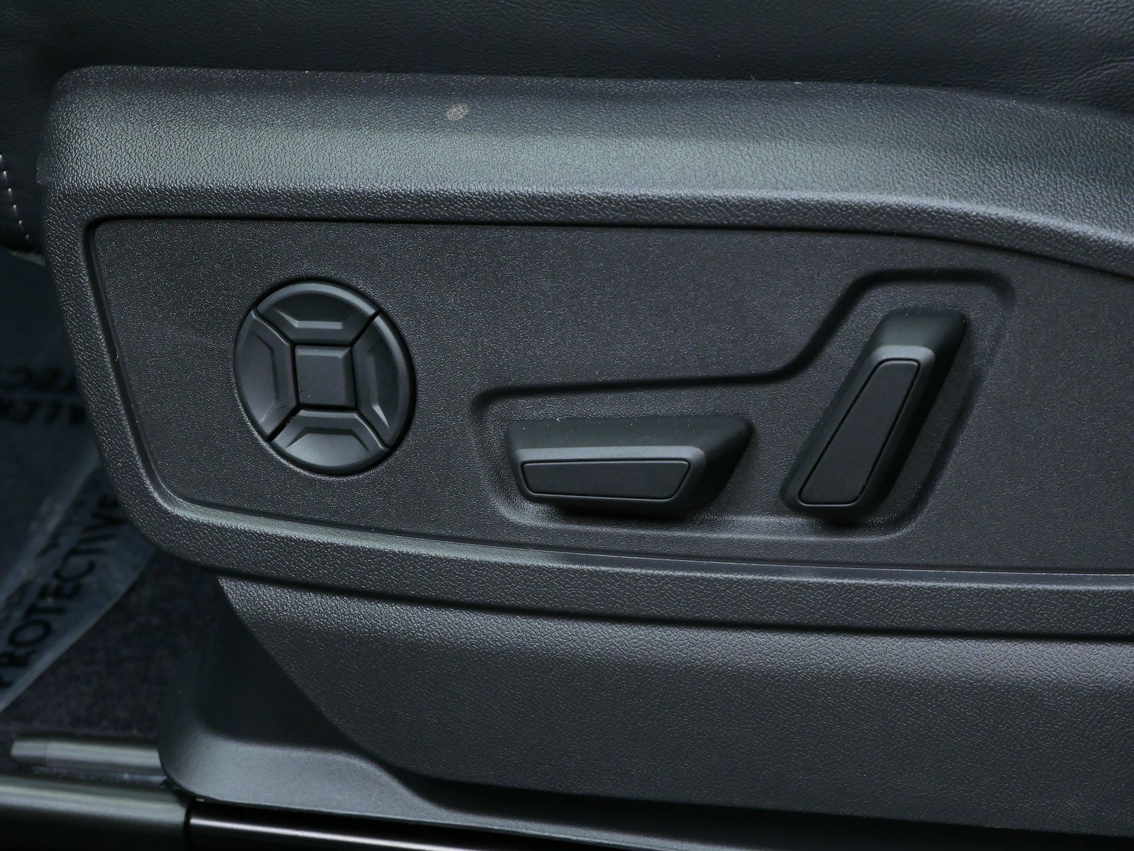 Thumbnail: 2025 Audi Q5 - 11