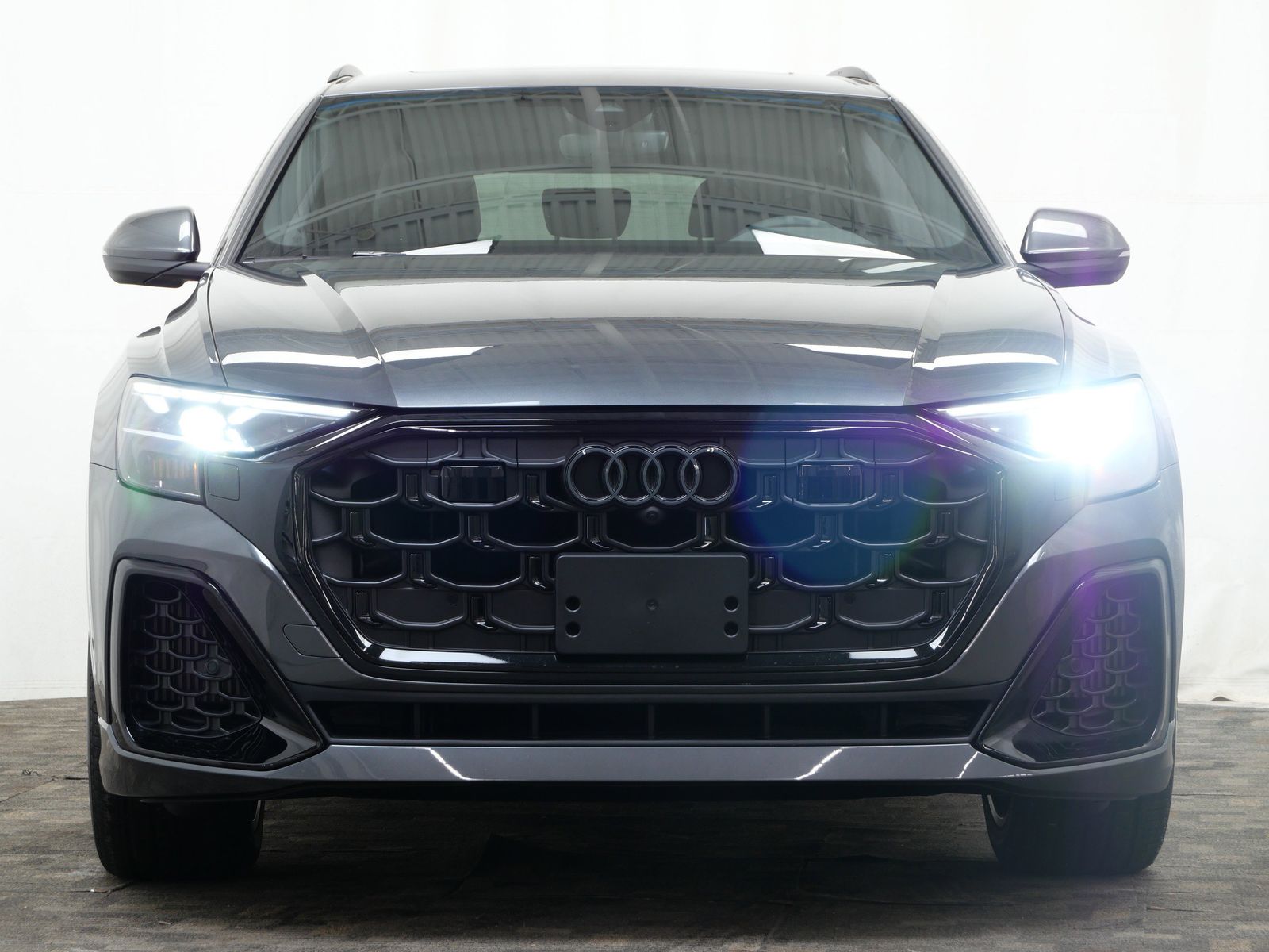 Thumbnail: 2026 Audi Q8 - 9