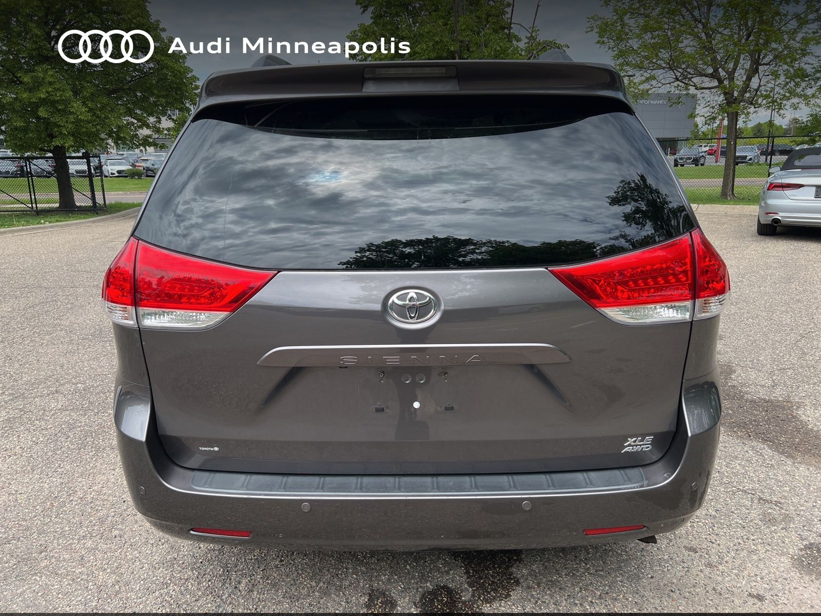 Thumbnail: 2013 Toyota Sienna - 4