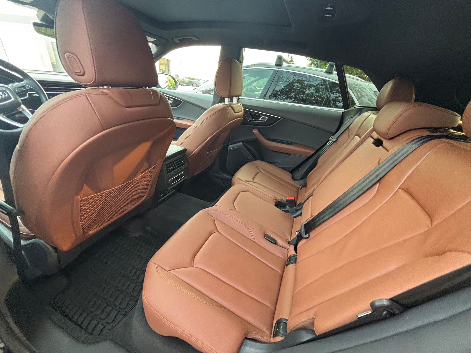 Thumbnail: 2023 Audi Q8 - 6