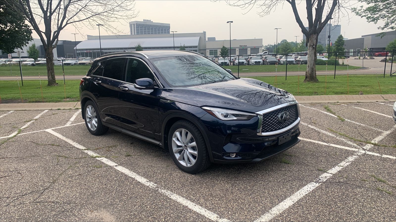 Thumbnail: 2019 INFINITI QX50 - 3