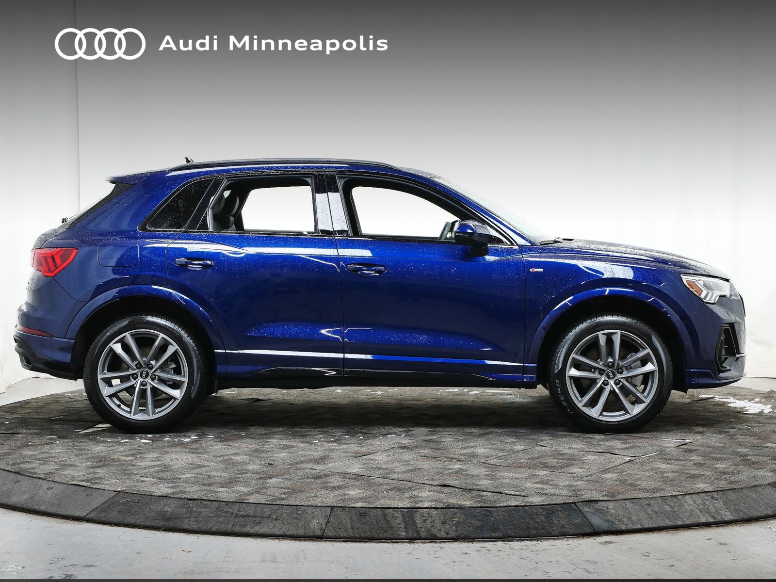 Thumbnail: 2025 Audi Q3 - 10